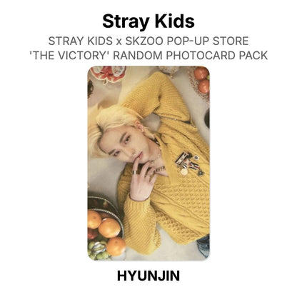 Stray Kids x SKZOO POP-UP STORE 'THE VICTORY' RANDOM PHOTOCARD PACK Offizielle Photocard